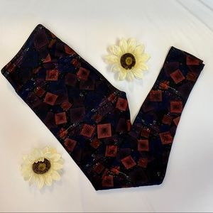 NEW LulaRoe TC Dark Printed Leggings